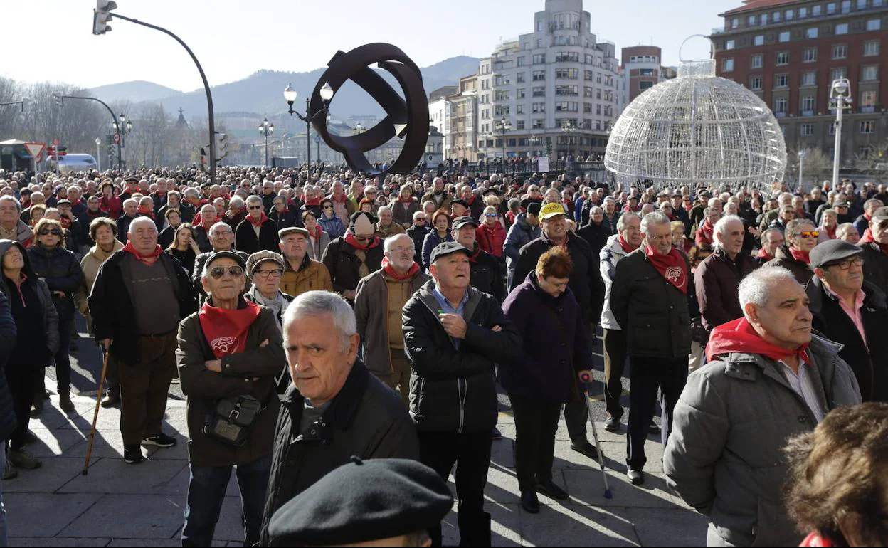 Los Pensionistas Muestran Su «indignación» Por La «congelación» De Las ...